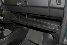 Ablagefach, Ablage unter dem Handschuhfach für Lada...