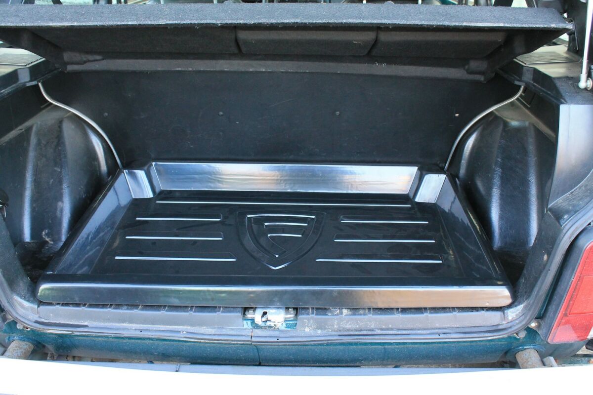 Kofferraumschale / Wanne Kofferraum F-Design Lada Niva 1,7i - 3-Tür,  61,70 €