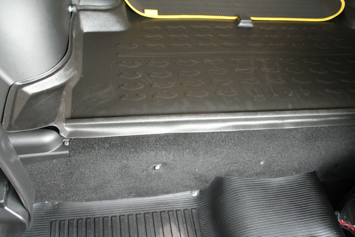 Kofferraummatte groß mit hoher Kante + Multimatte - Lada Niva / 4x4 /,  149,90 €